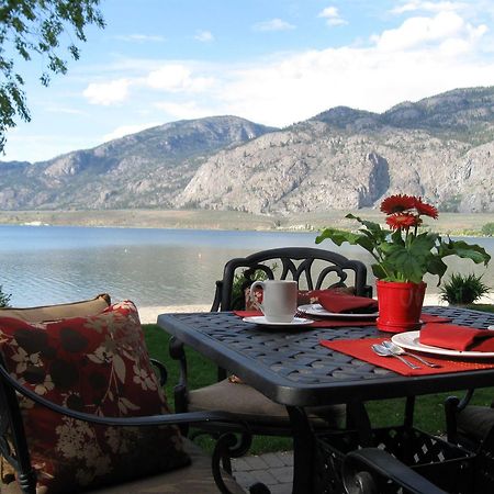 Desert Surfside Waterfront Accommodations Osoyoos Esterno foto