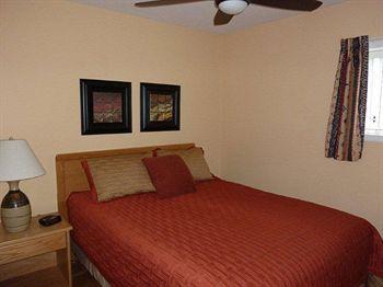Desert Surfside Waterfront Accommodations Osoyoos Esterno foto
