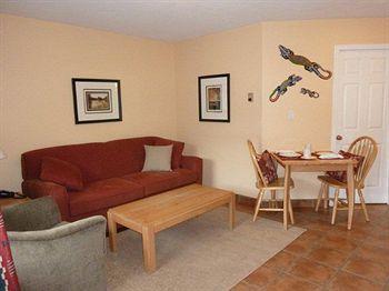 Desert Surfside Waterfront Accommodations Osoyoos Esterno foto