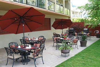 Desert Surfside Waterfront Accommodations Osoyoos Esterno foto